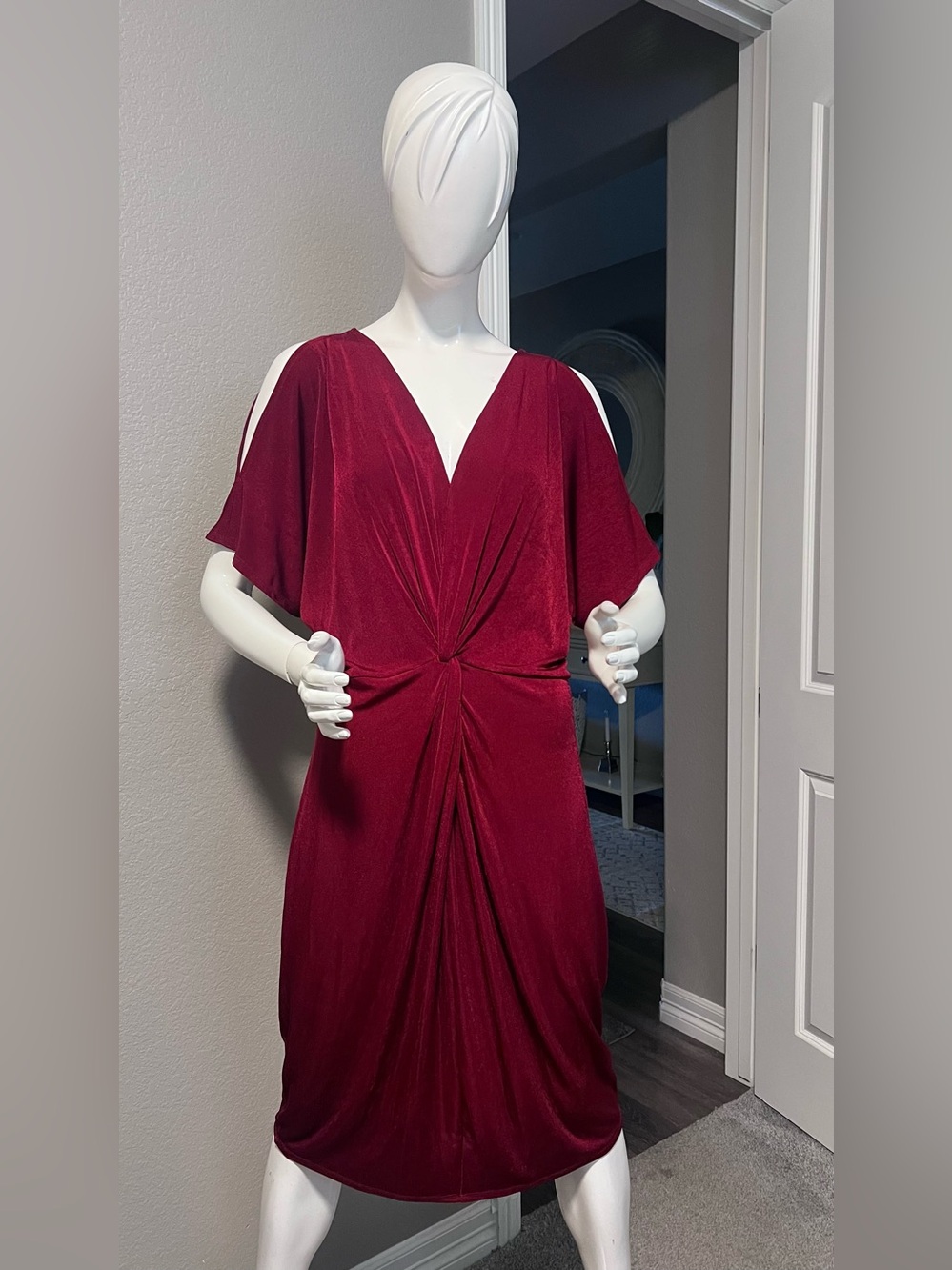 Jennifer Lopez Deep Red Midi Dress with V-Neckline size XL
